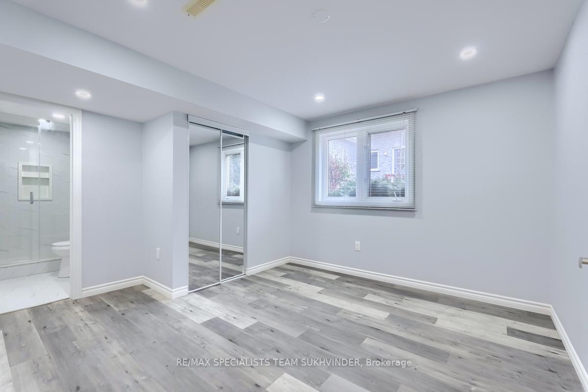 Photo 21 of 30 Winding Wood Crescent, Kitchener — HOMEH