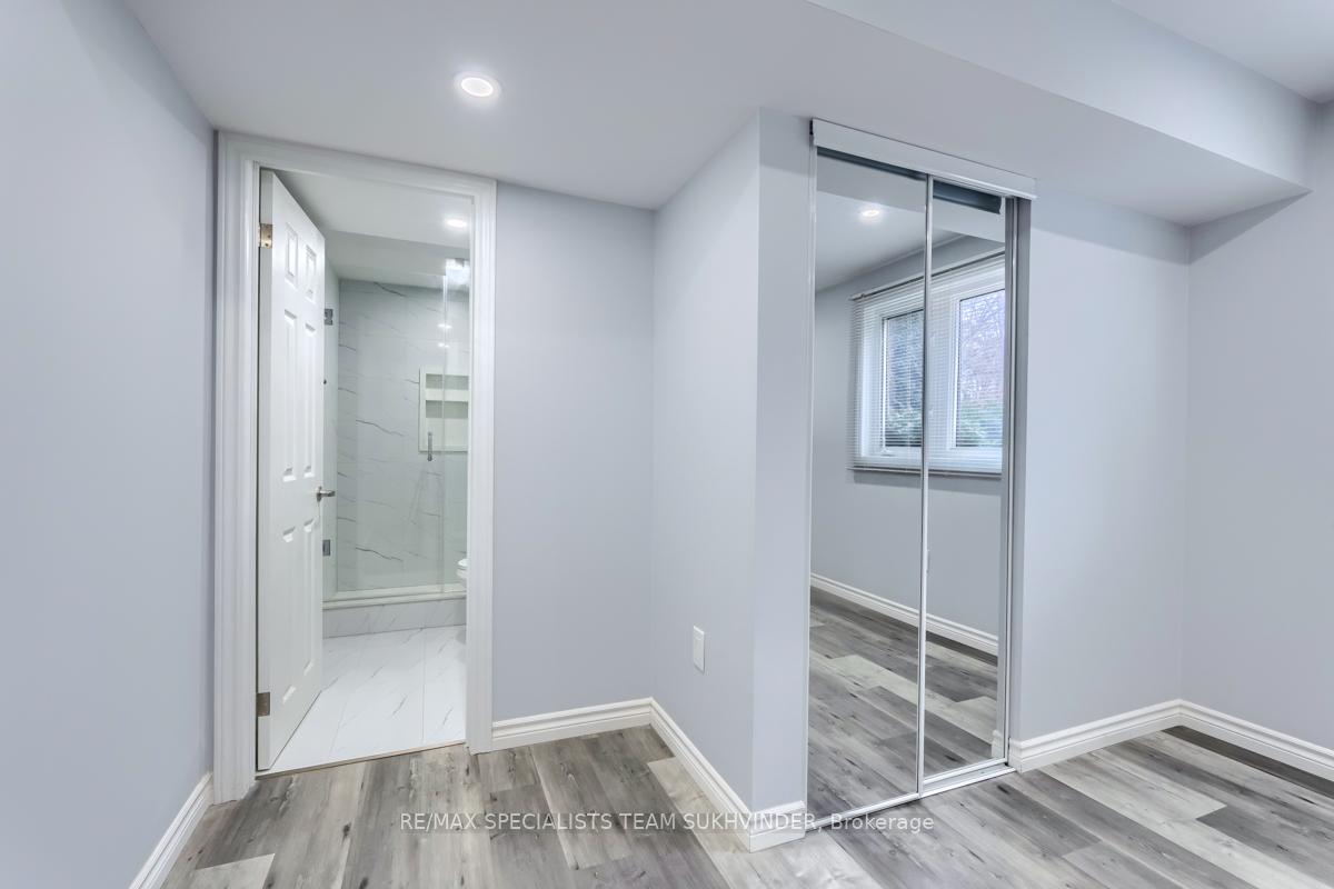Photo 13 of 30 Winding Wood Crescent, Kitchener — HOMEH
