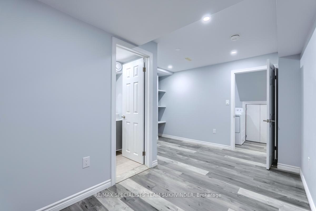Photo 25 of 30 Winding Wood Crescent, Kitchener — HOMEH