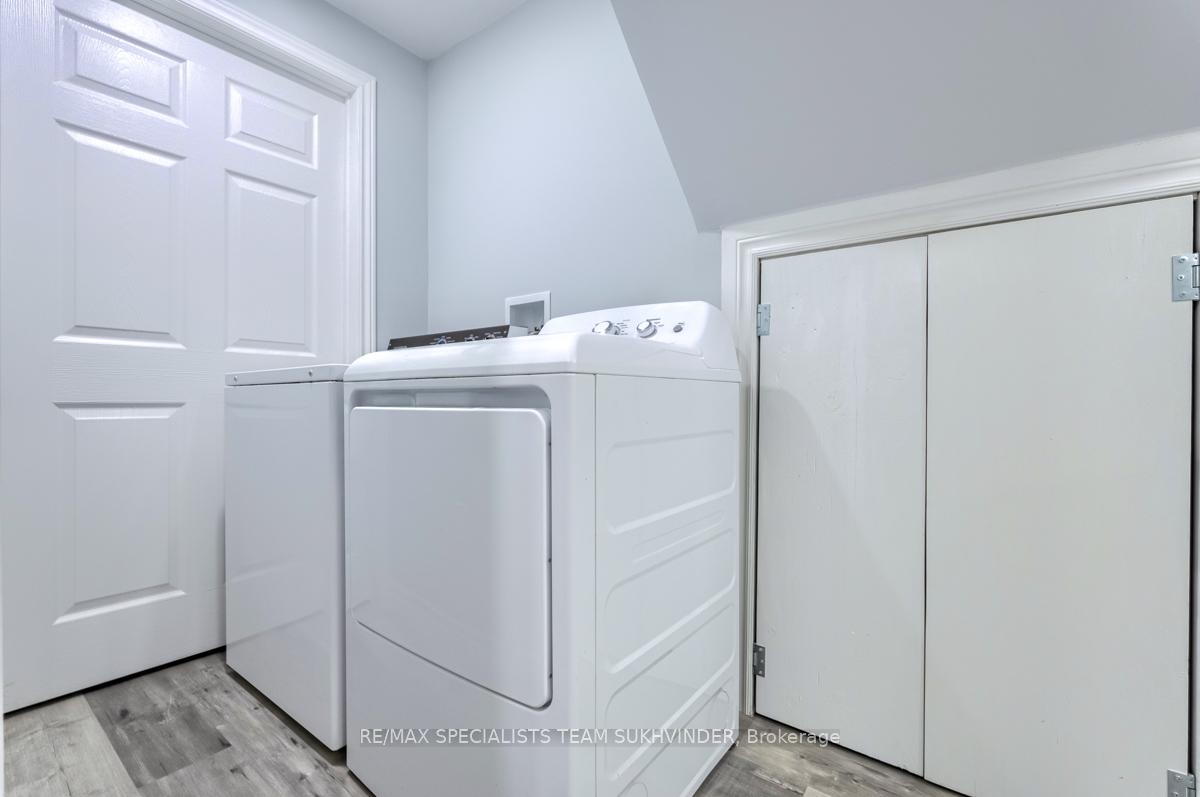 Photo 20 of 30 Winding Wood Crescent, Kitchener — HOMEH