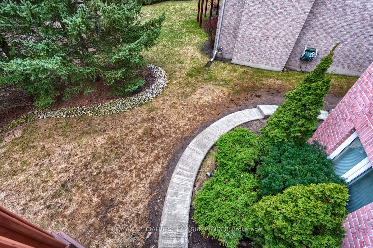 Photo 29 of 30 Winding Wood Crescent, Kitchener — HOMEH