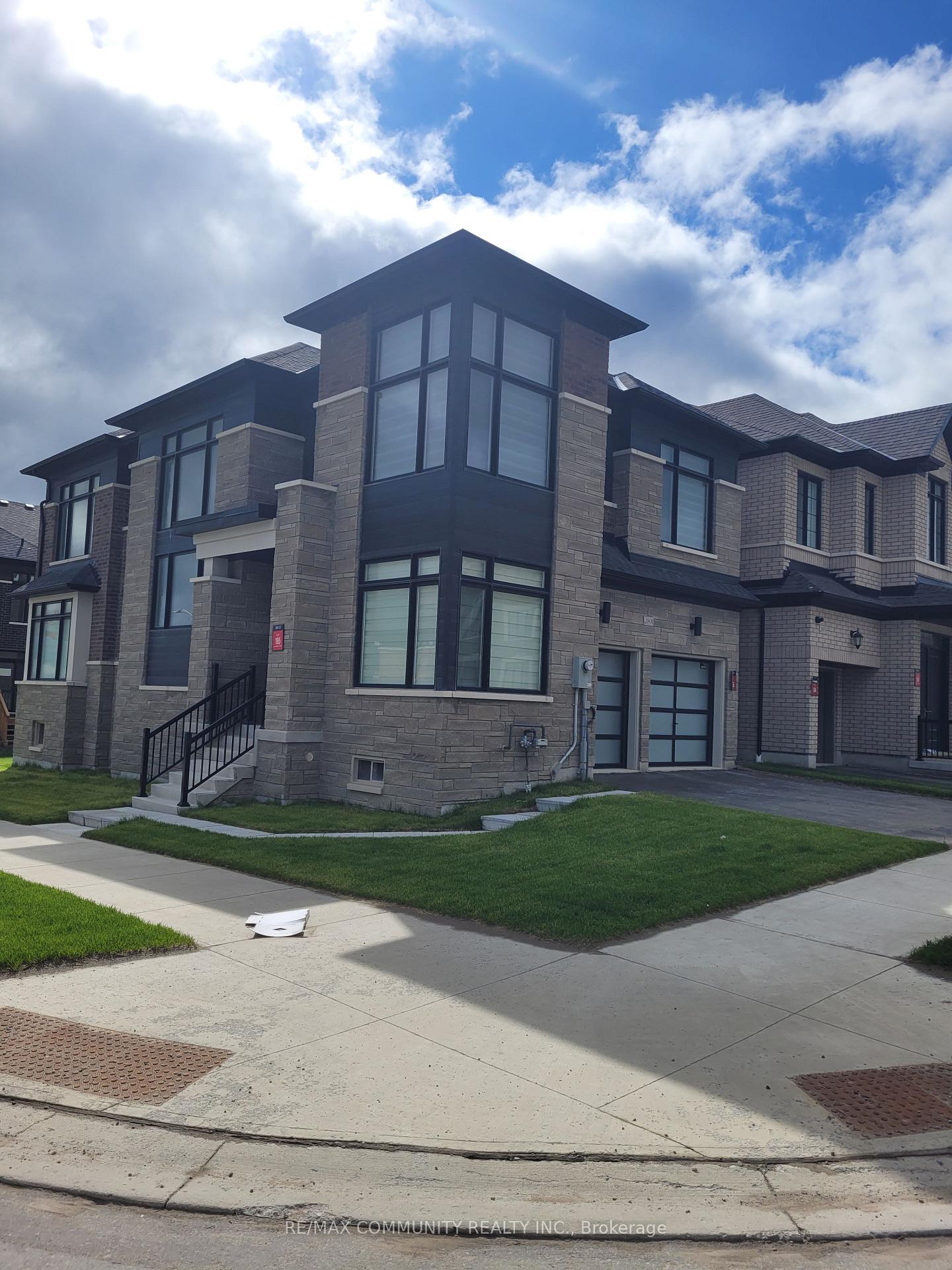 Photo 3 of 1801 Narcissus Gardens, Pickering, Rural Pickering — HOMEH