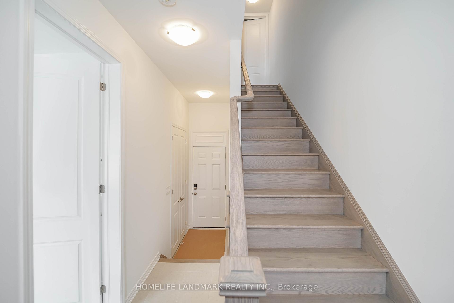 Photo 5 of 5 Wisla Avenue, Markham, Victoria Square — HOMEH