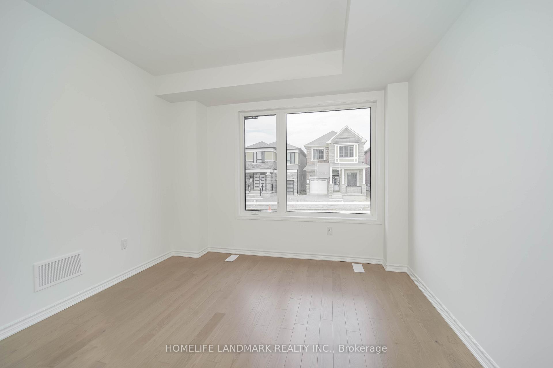 Photo 3 of 5 Wisla Avenue, Markham, Victoria Square — HOMEH