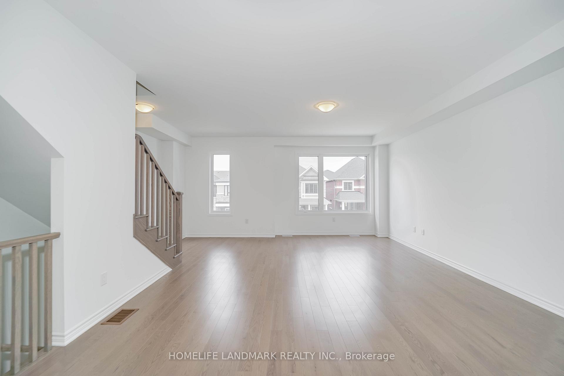 Photo 6 of 5 Wisla Avenue, Markham, Victoria Square — HOMEH