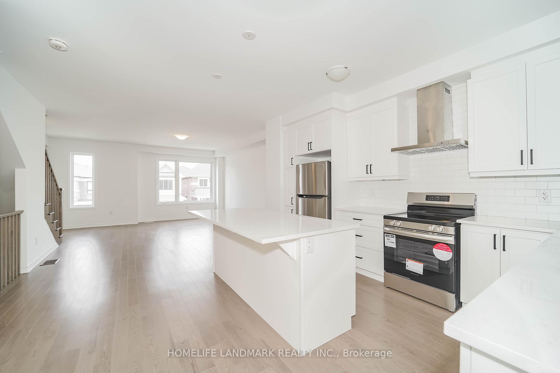 Photo 13 of 5 Wisla Avenue, Markham, Victoria Square — HOMEH