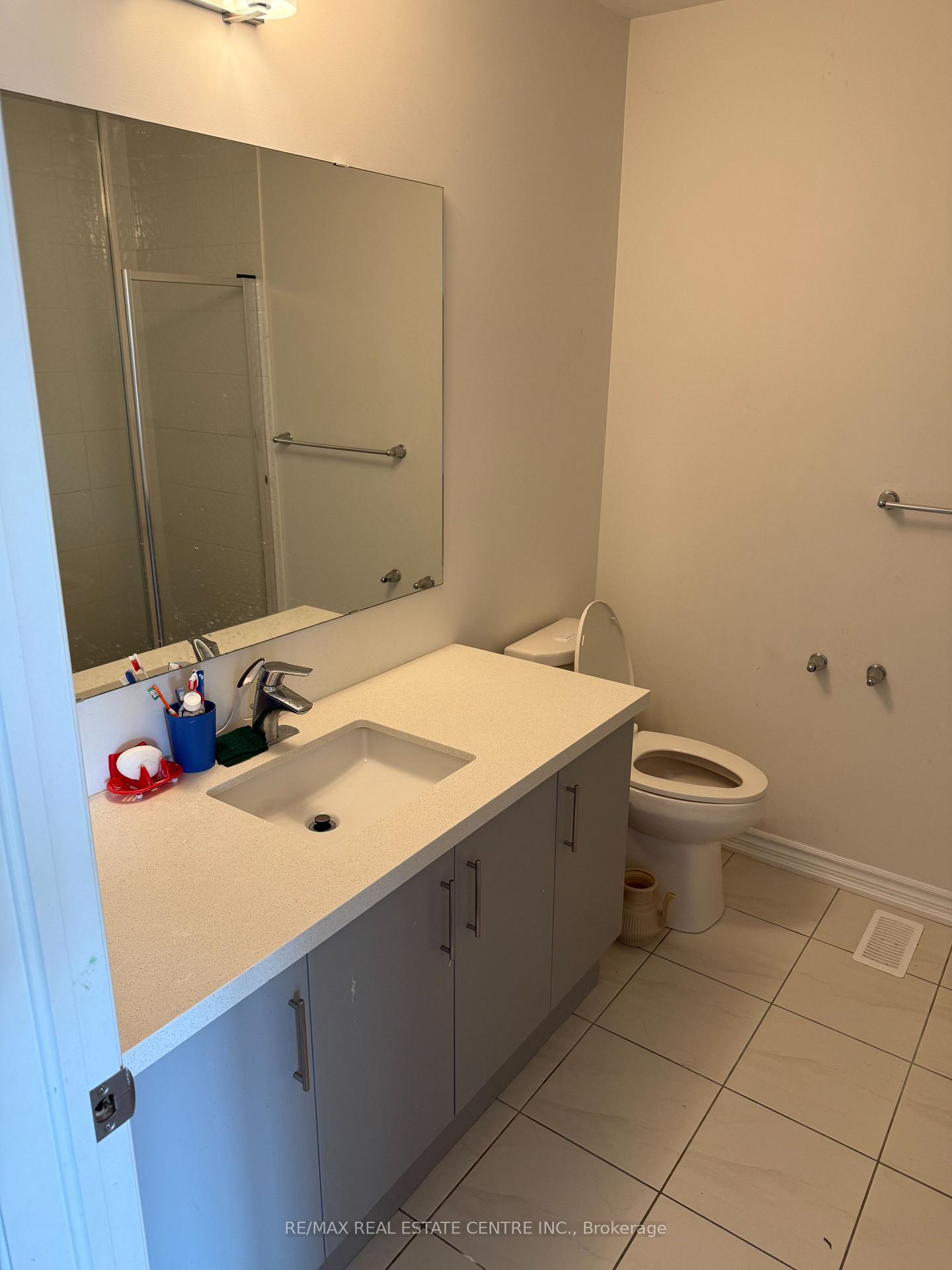 Photo 6 of Unit 26, 26 Paradise Way E, Whitby, Rolling Acres — HOMEH