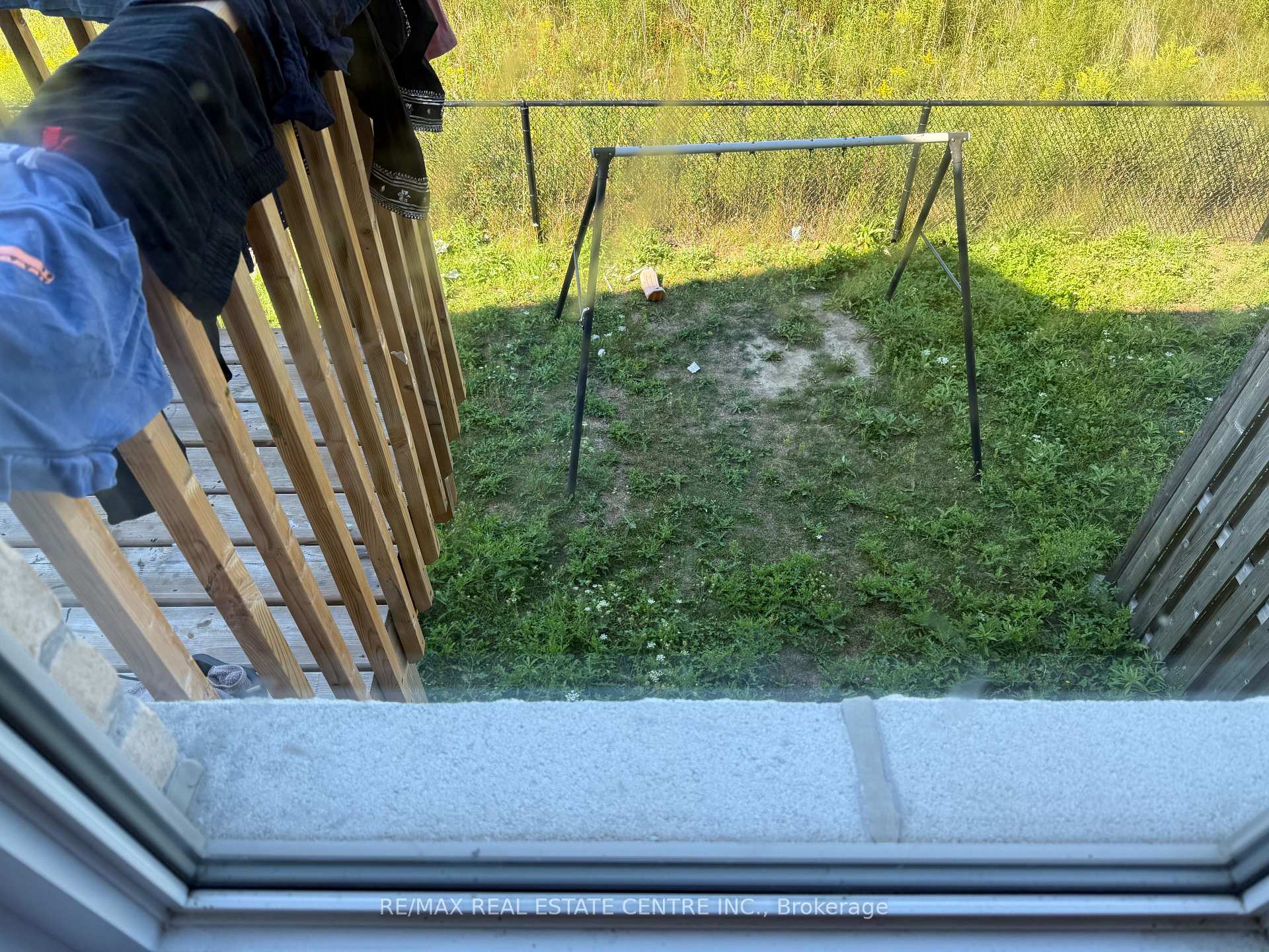 Photo 10 of Unit 26, 26 Paradise Way E, Whitby, Rolling Acres — HOMEH