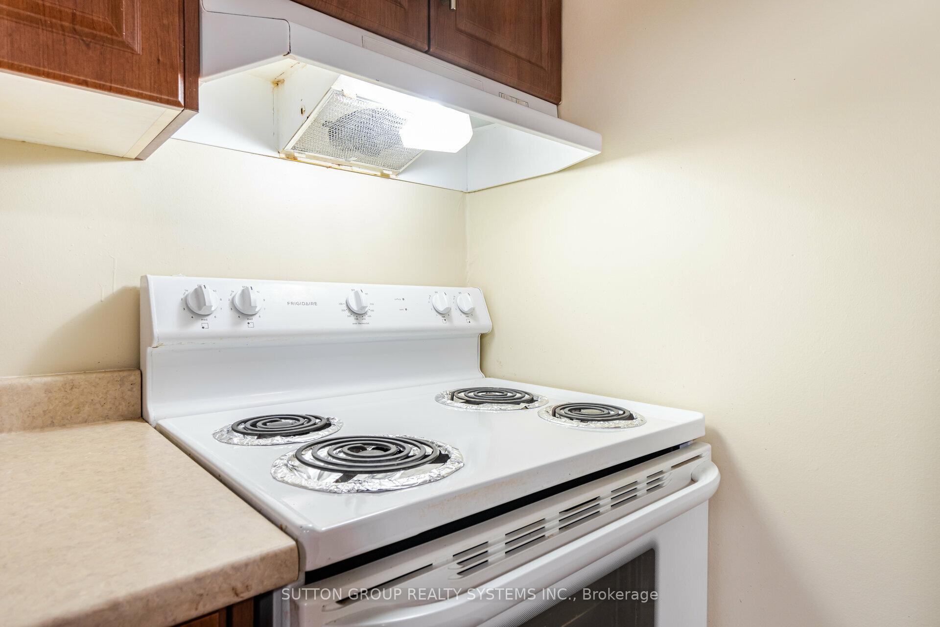 Photo 11 of Unit LOWER, 8 Poplar Plains Road, Brampton, Fletcher's Meadow — HOMEH