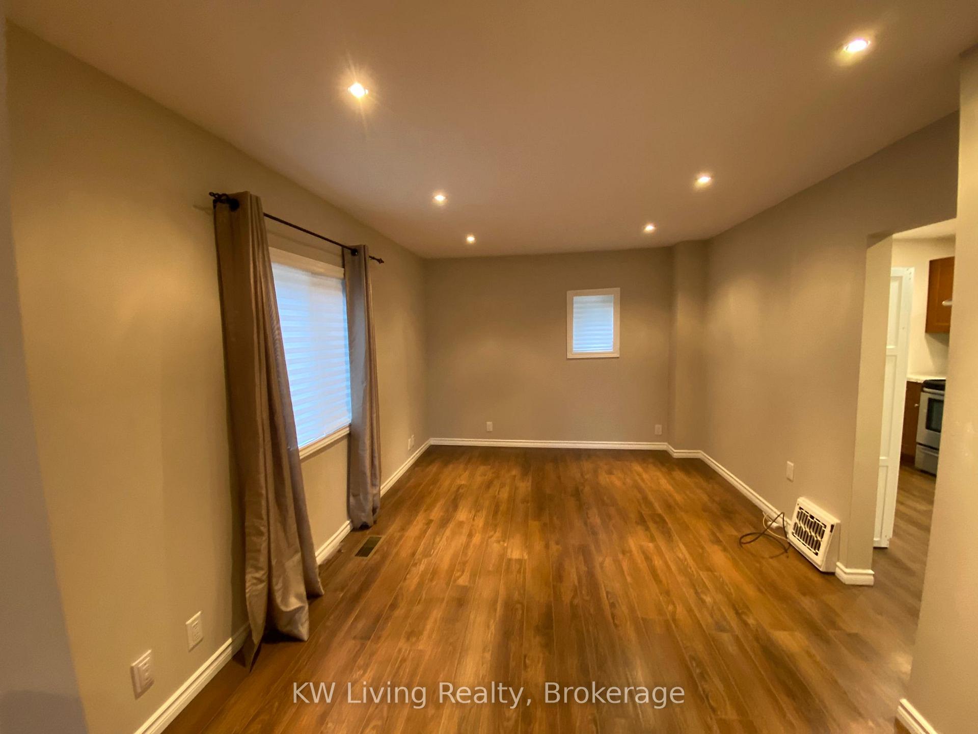 Photo 5 of 310 Nassau Street, Oshawa, Vanier — HOMEH