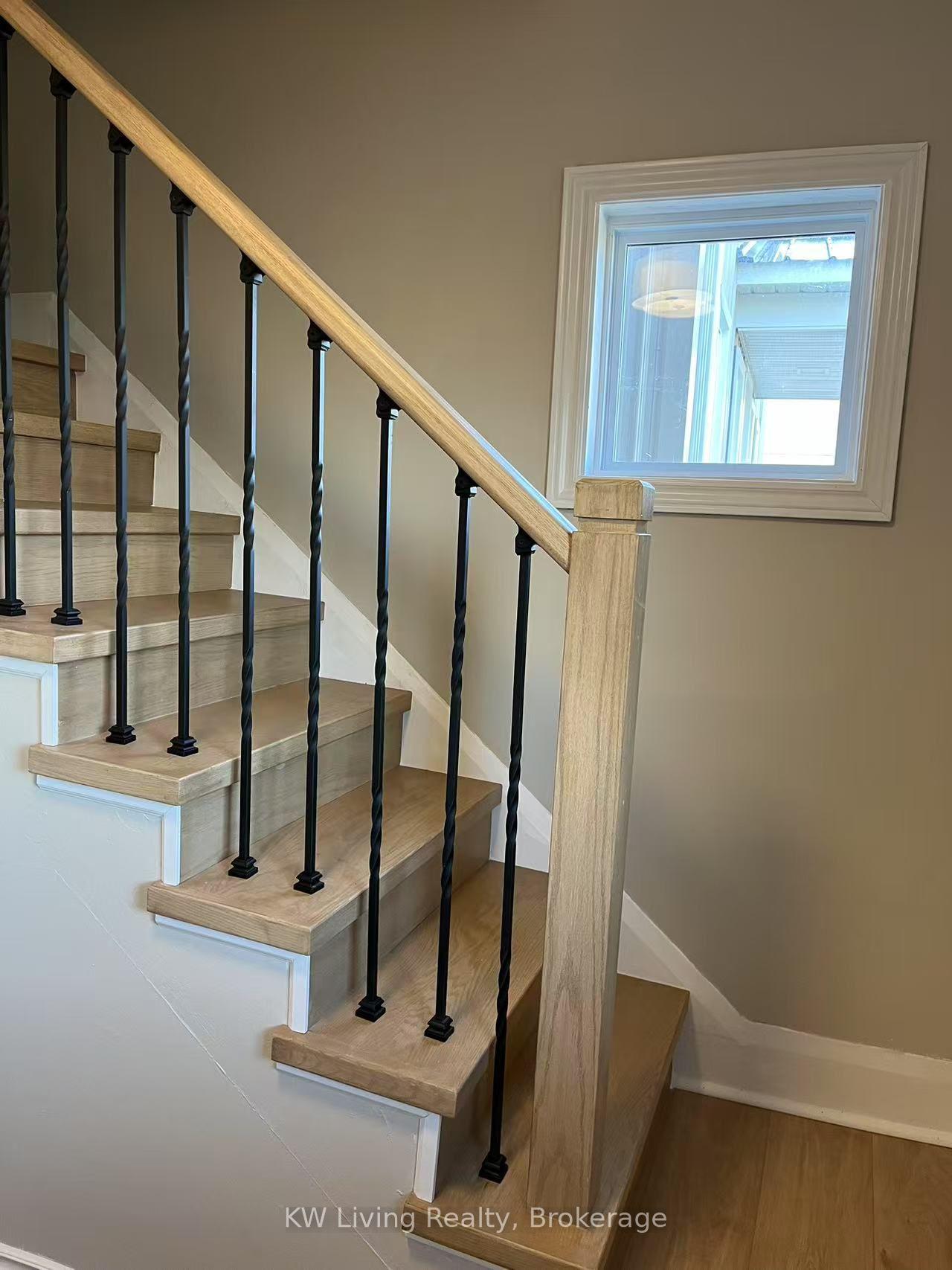 Photo 3 of 310 Nassau Street, Oshawa, Vanier — HOMEH