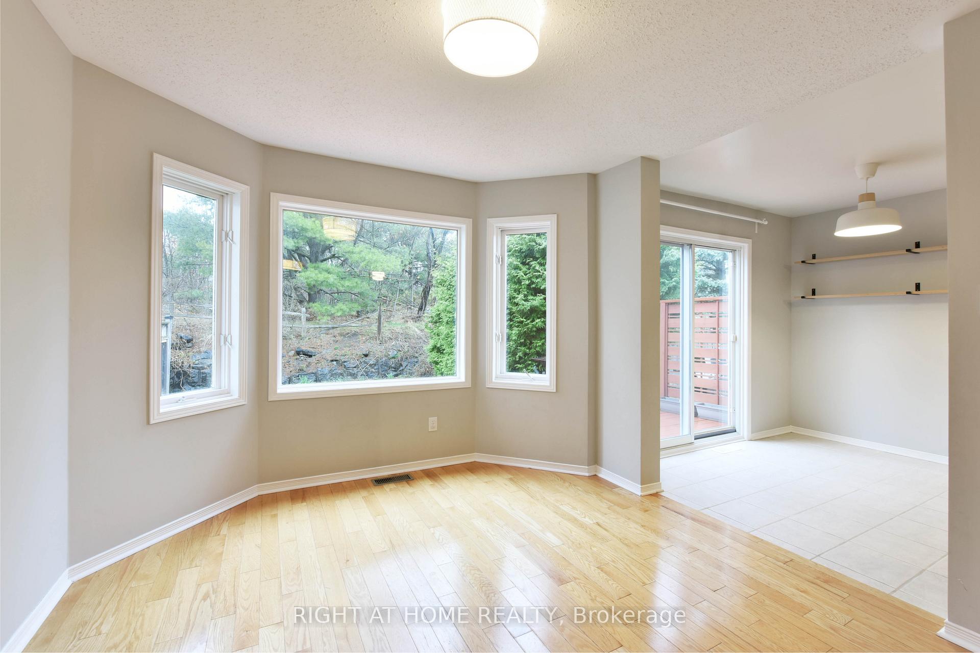 Photo 3 of 124 Blackdome Crescent, Ottawa, Kanata - Kanata Lakes/Heritage Hills — HOMEH