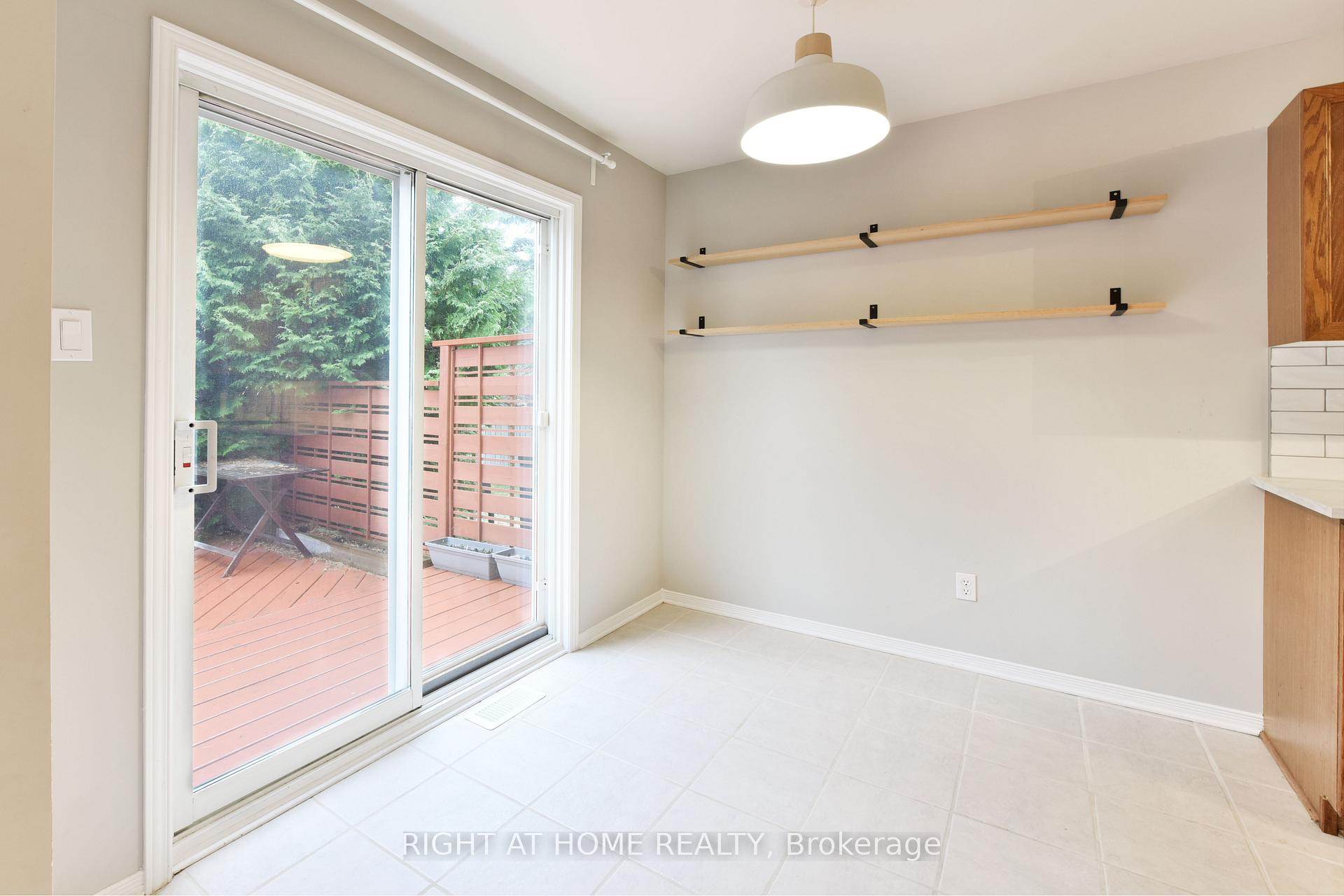 Photo 5 of 124 Blackdome Crescent, Ottawa, Kanata - Kanata Lakes/Heritage Hills — HOMEH