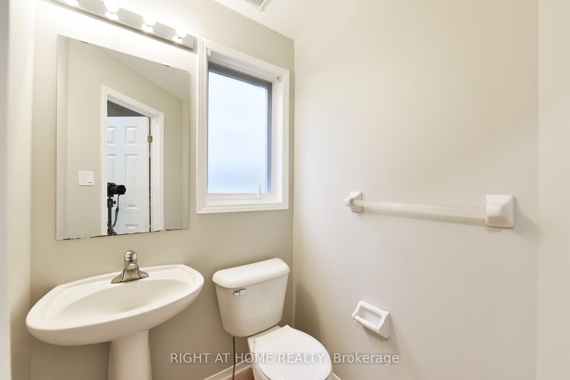 Photo 2 of 124 Blackdome Crescent, Ottawa, Kanata - Kanata Lakes/Heritage Hills — HOMEH