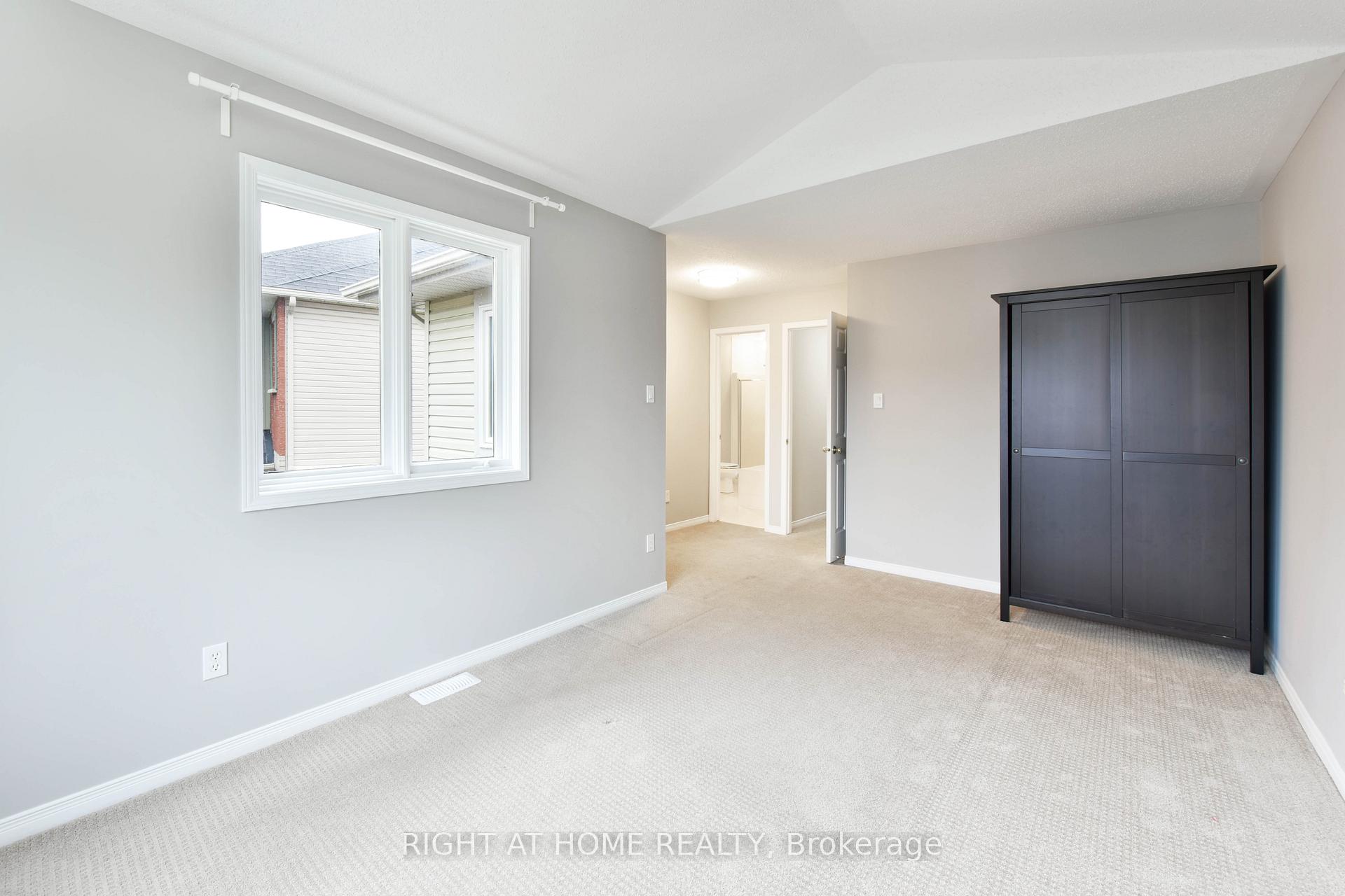 Photo 21 of 124 Blackdome Crescent, Ottawa, Kanata - Kanata Lakes/Heritage Hills — HOMEH