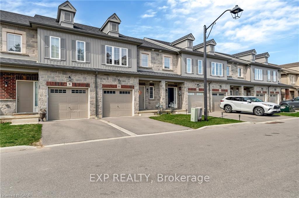 Photo 8 of 11 Garlent Avenue, Hamilton, Meadowlands — HOMEH