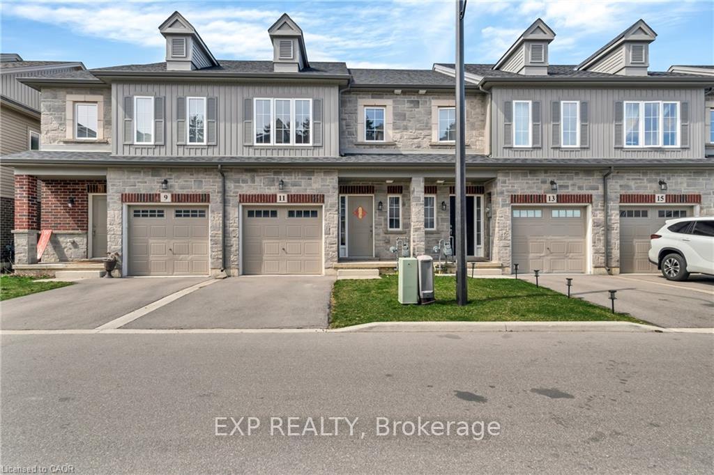 Photo 9 of 11 Garlent Avenue, Hamilton, Meadowlands — HOMEH