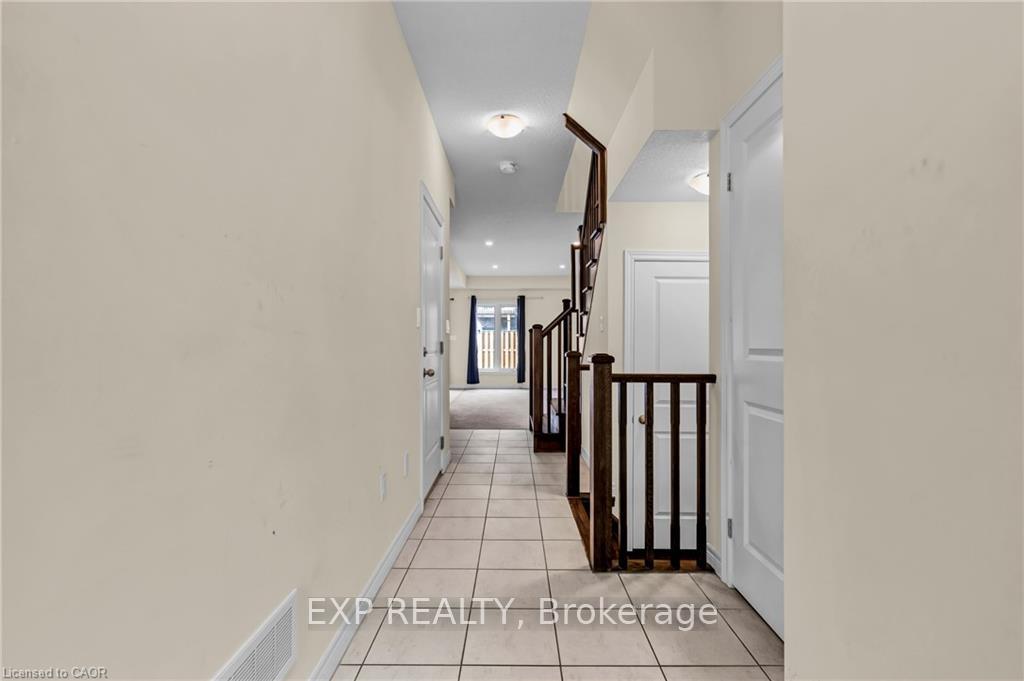 Photo 2 of 11 Garlent Avenue, Hamilton, Meadowlands — HOMEH
