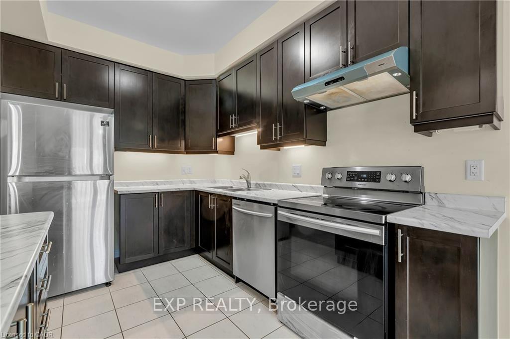 Photo 13 of 11 Garlent Avenue, Hamilton, Meadowlands — HOMEH