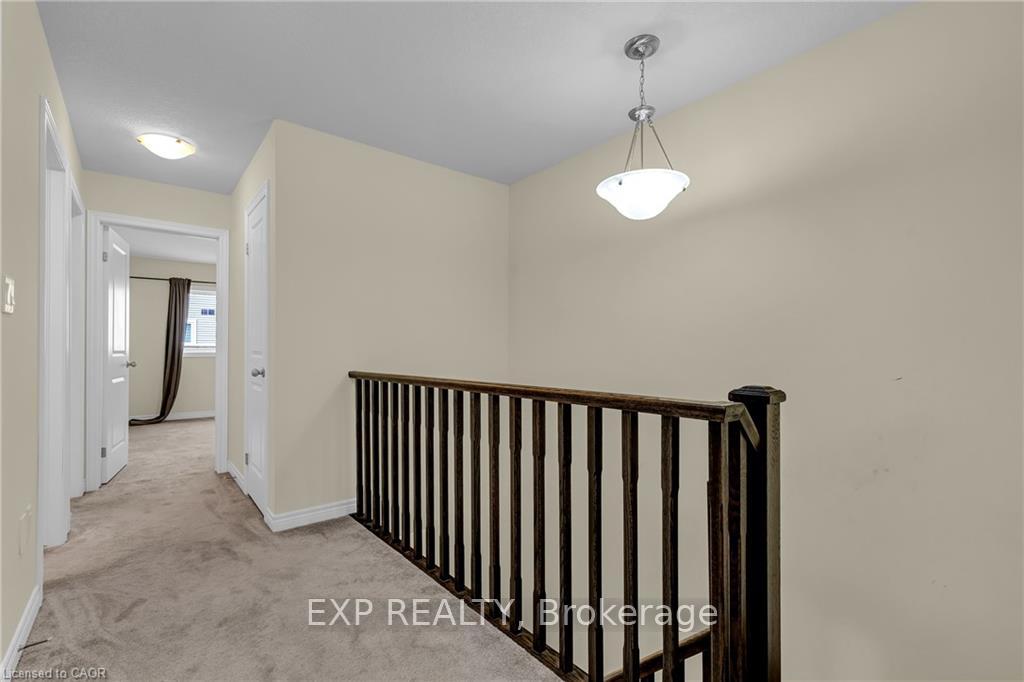 Photo 17 of 11 Garlent Avenue, Hamilton, Meadowlands — HOMEH