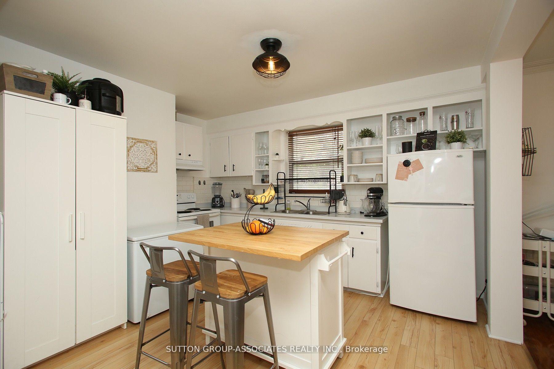 Photo 16 of Unit 2nd Fl., 134 Grand Avenue, Etobicoke, Stonegate-Queensway — HOMEH