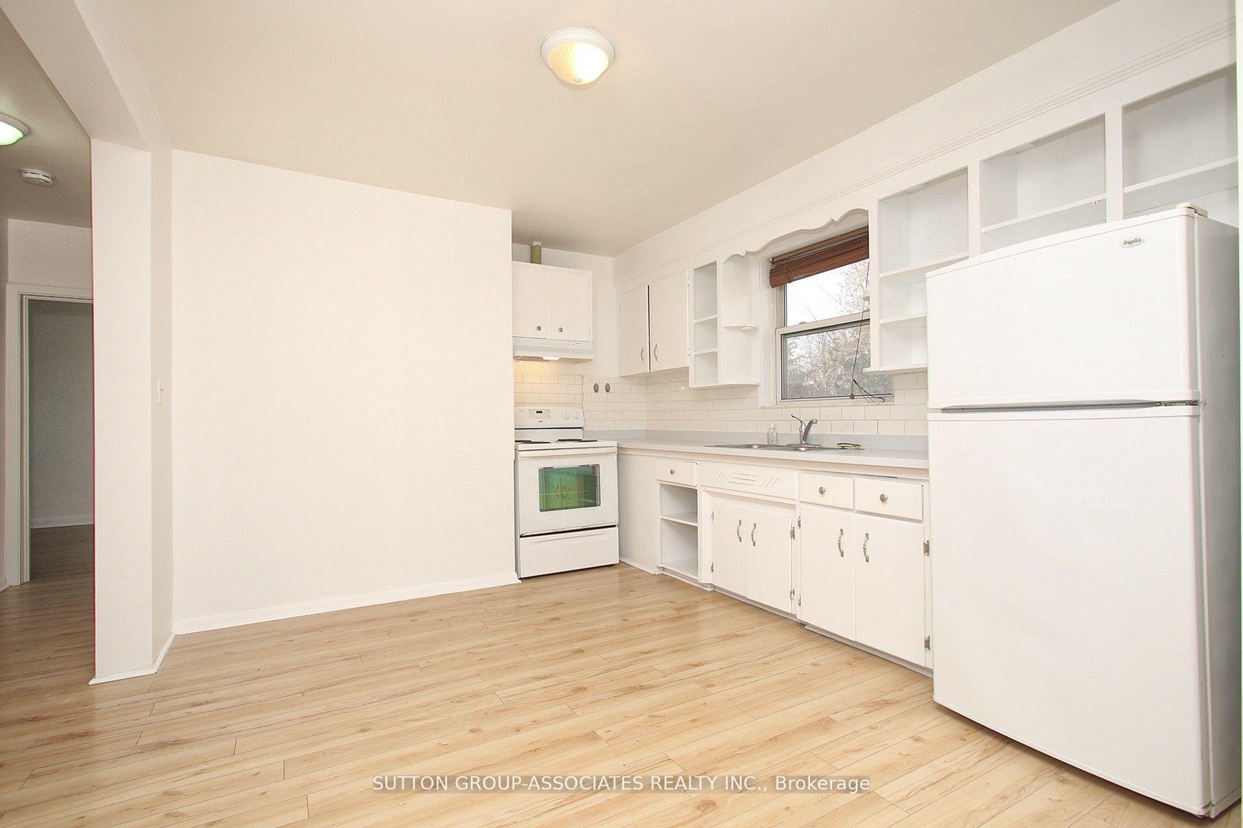 Photo 8 of Unit 2nd Fl., 134 Grand Avenue, Etobicoke, Stonegate-Queensway — HOMEH