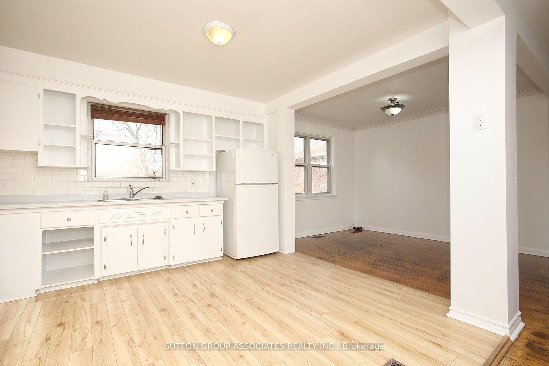 Photo 5 of Unit 2nd Fl., 134 Grand Avenue, Etobicoke, Stonegate-Queensway — HOMEH