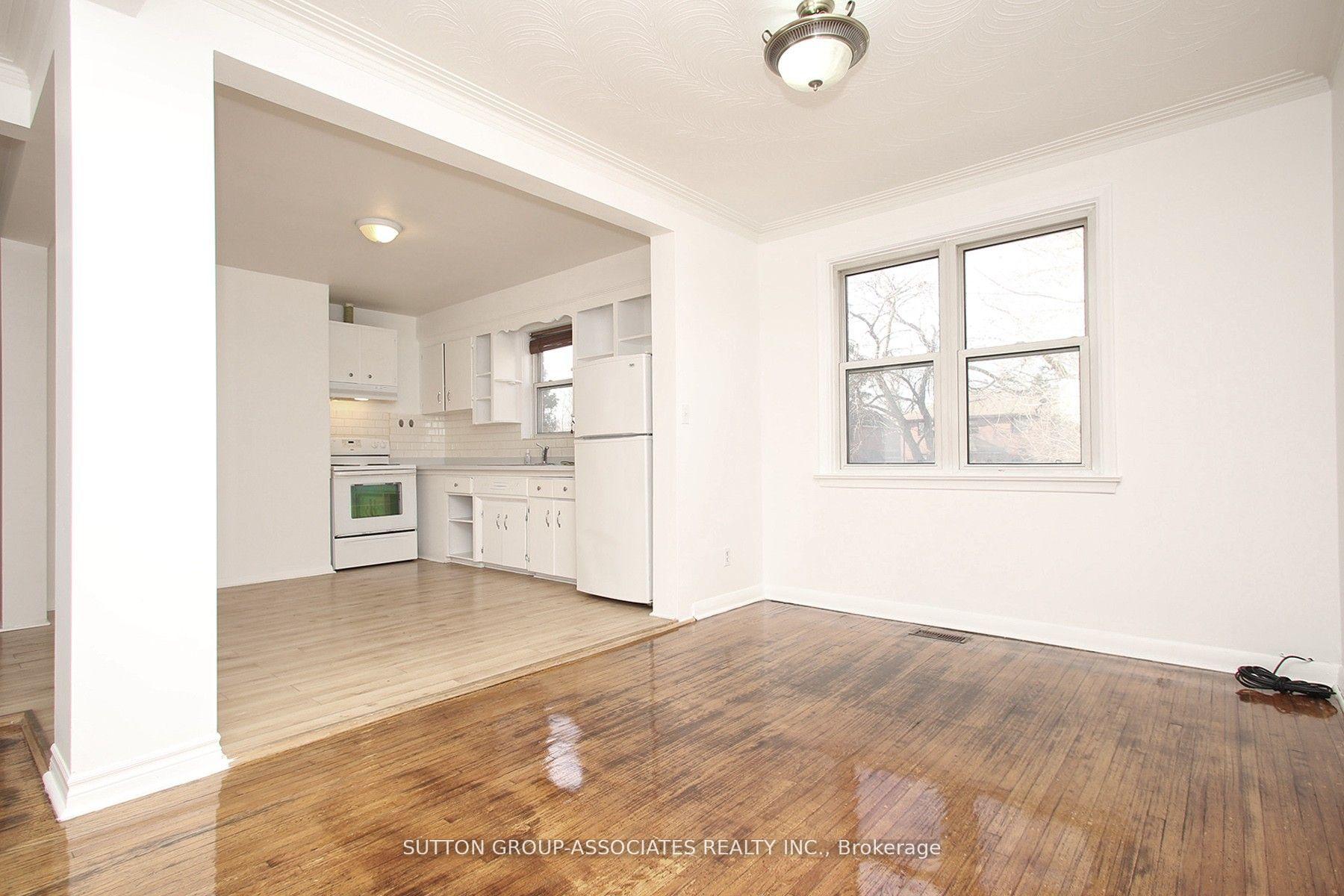Photo 6 of Unit 2nd Fl., 134 Grand Avenue, Etobicoke, Stonegate-Queensway — HOMEH
