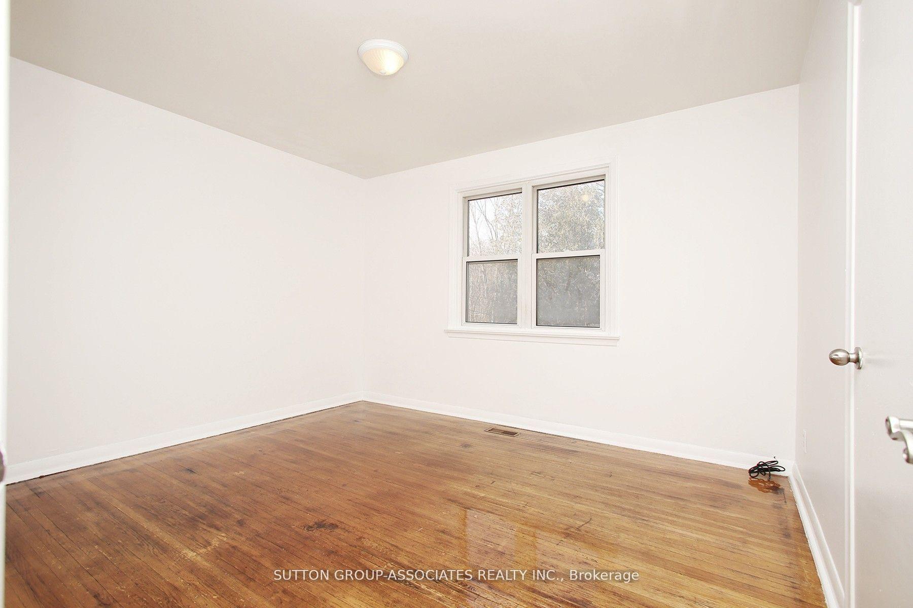 Photo 18 of Unit 2nd Fl., 134 Grand Avenue, Etobicoke, Stonegate-Queensway — HOMEH