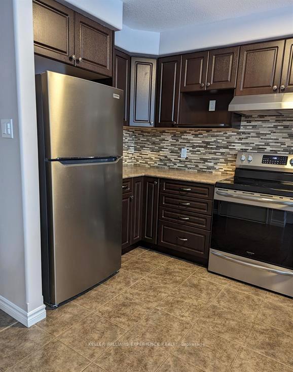 Photo 4 of 152 Banting Crescent, Essa, Angus — HOMEH