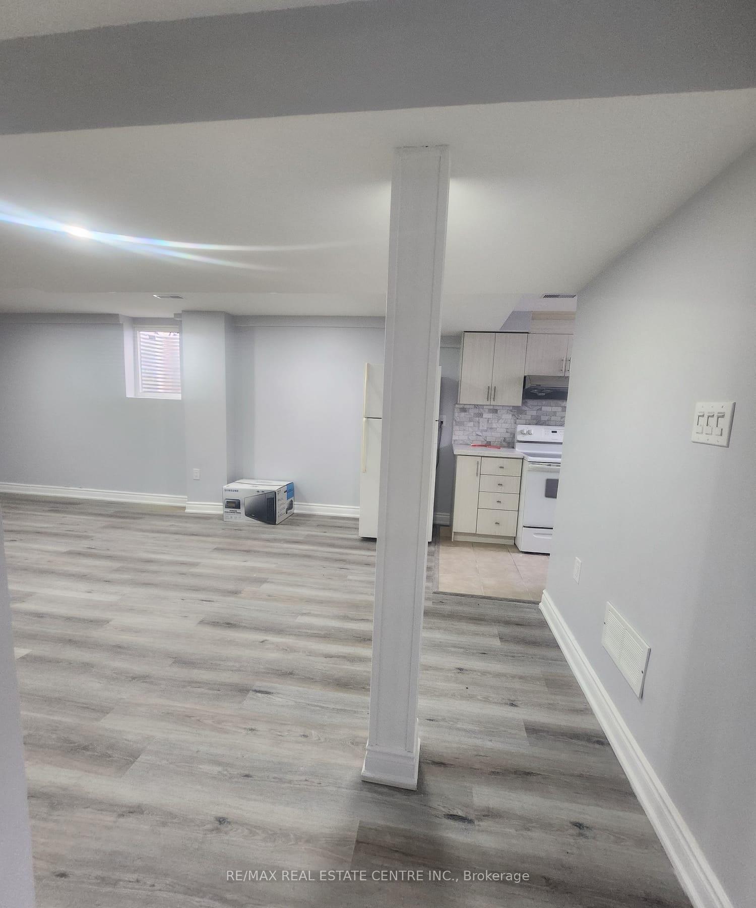 Photo 5 of 42 Baha (Basement) Crescent, Brampton, Fletcher's Meadow — HOMEH