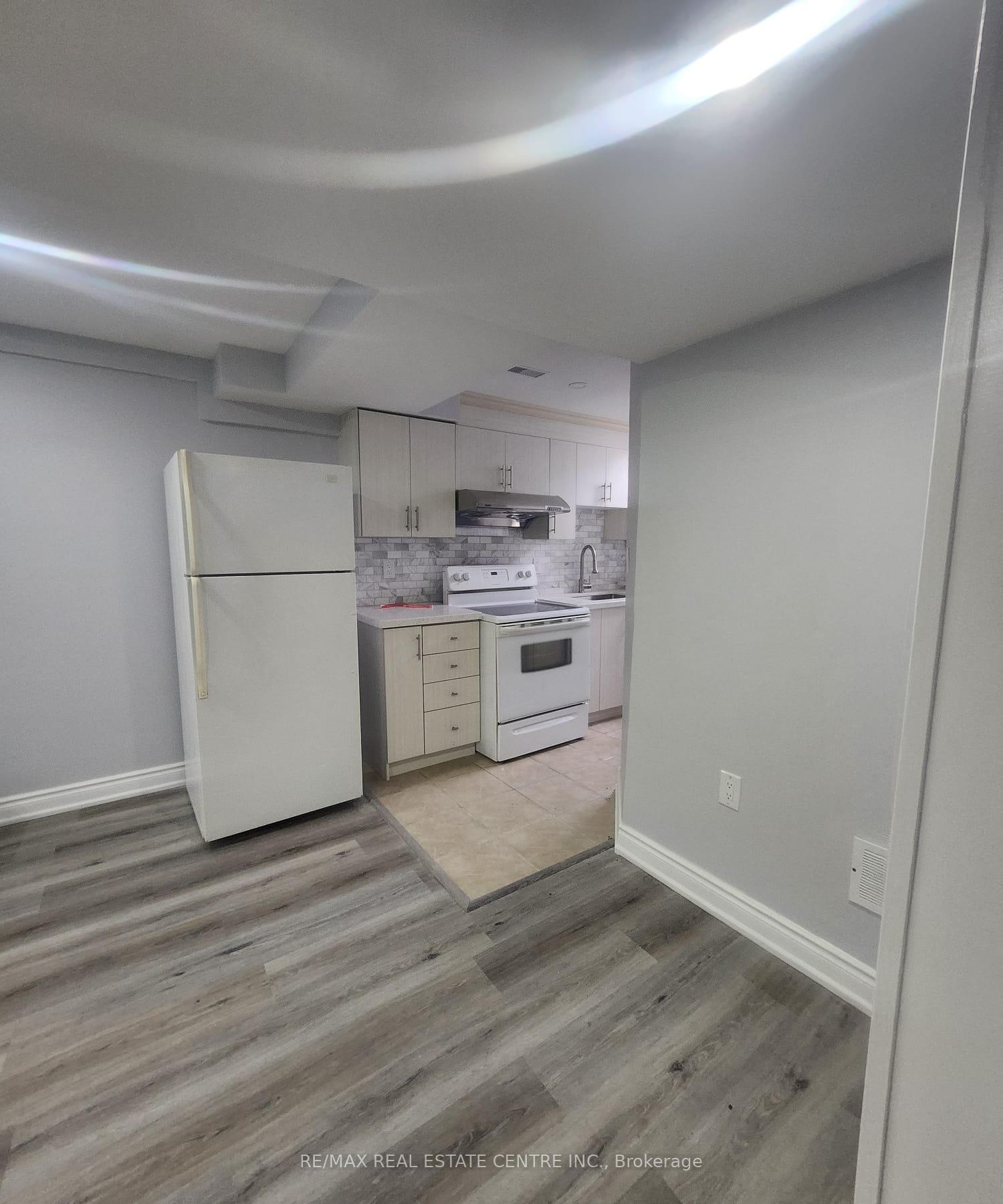 Photo 4 of 42 Baha (Basement) Crescent, Brampton, Fletcher's Meadow — HOMEH