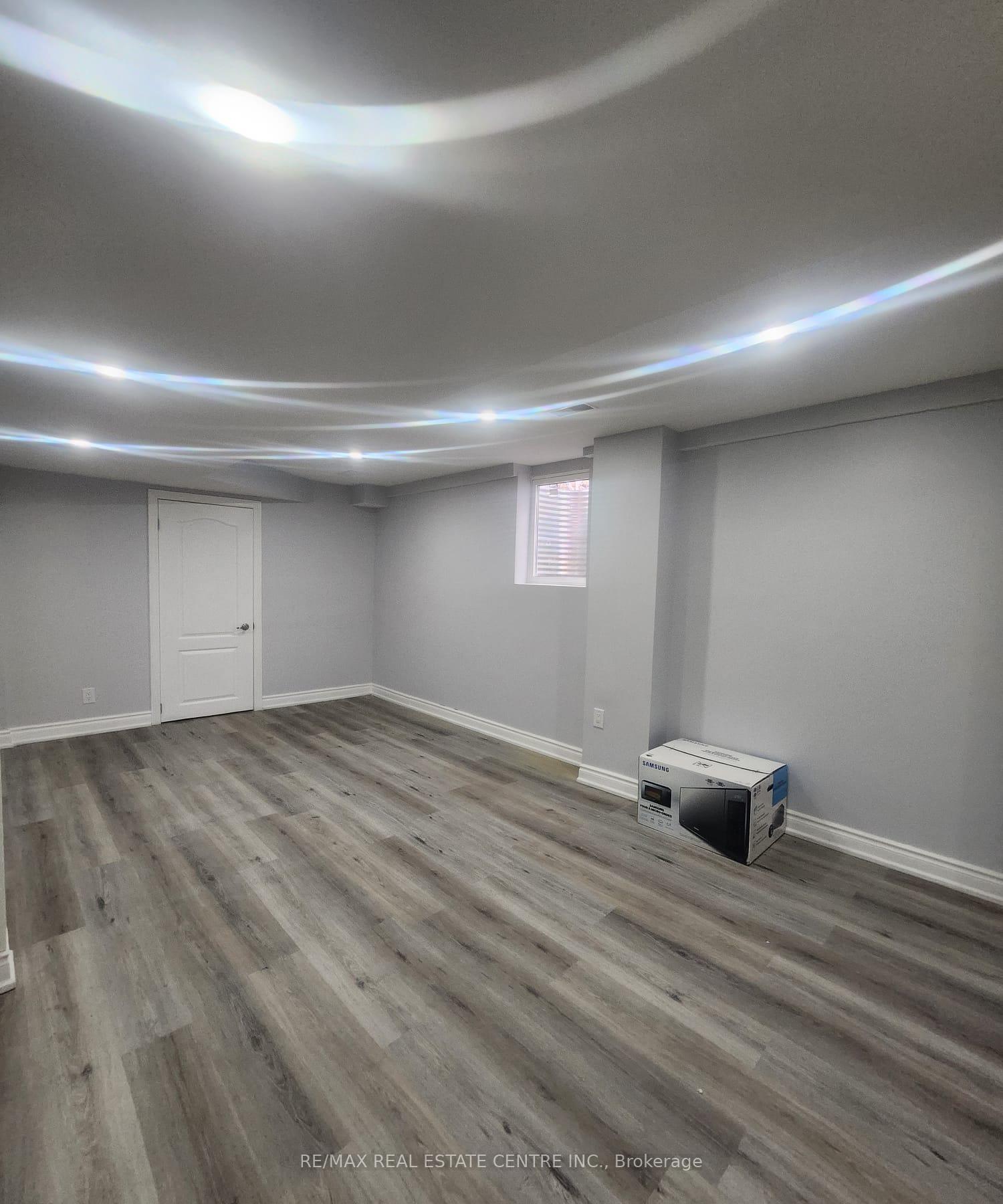 Photo 9 of 42 Baha (Basement) Crescent, Brampton, Fletcher's Meadow — HOMEH