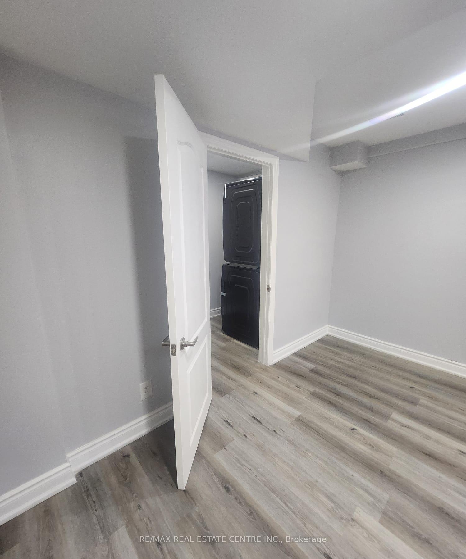 Photo 20 of 42 Baha (Basement) Crescent, Brampton, Fletcher's Meadow — HOMEH