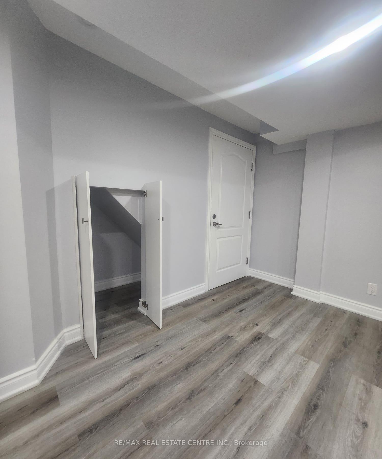 Photo 16 of 42 Baha (Basement) Crescent, Brampton, Fletcher's Meadow — HOMEH