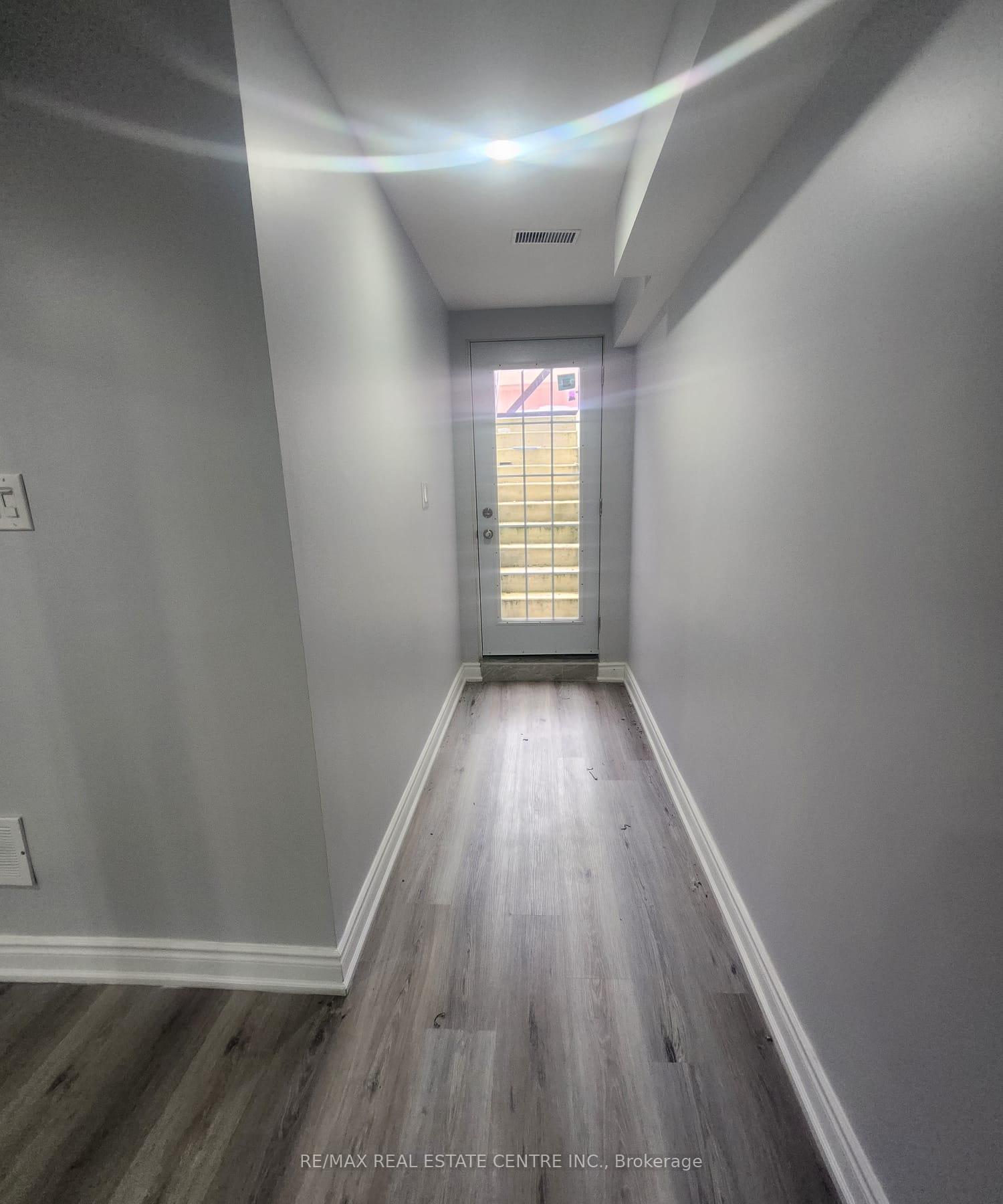 Photo 22 of 42 Baha (Basement) Crescent, Brampton, Fletcher's Meadow — HOMEH