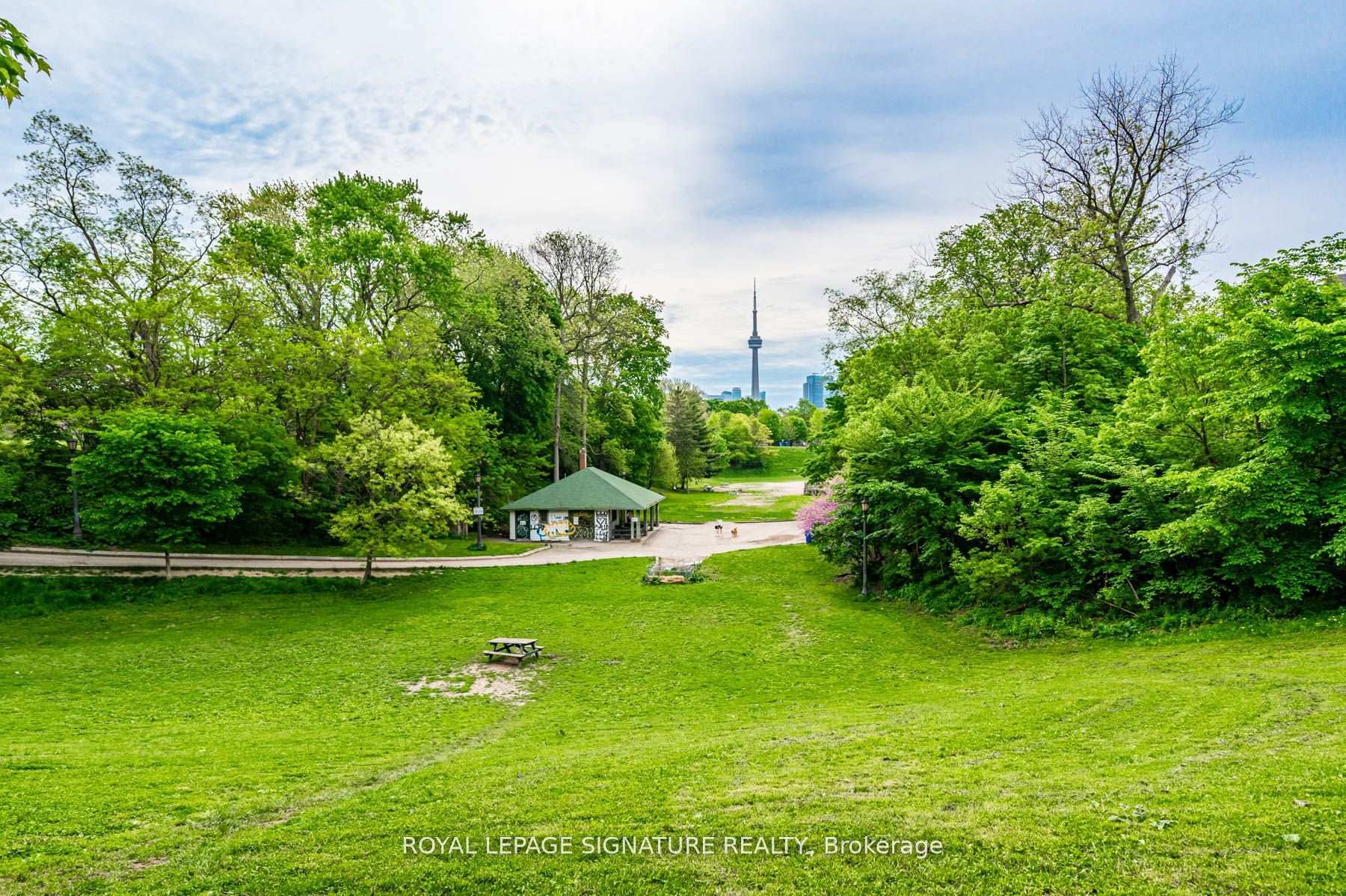 Photo 7 of Unit 1, 1 Bellwoods Park, Toronto, Trinity-Bellwoods — HOMEH