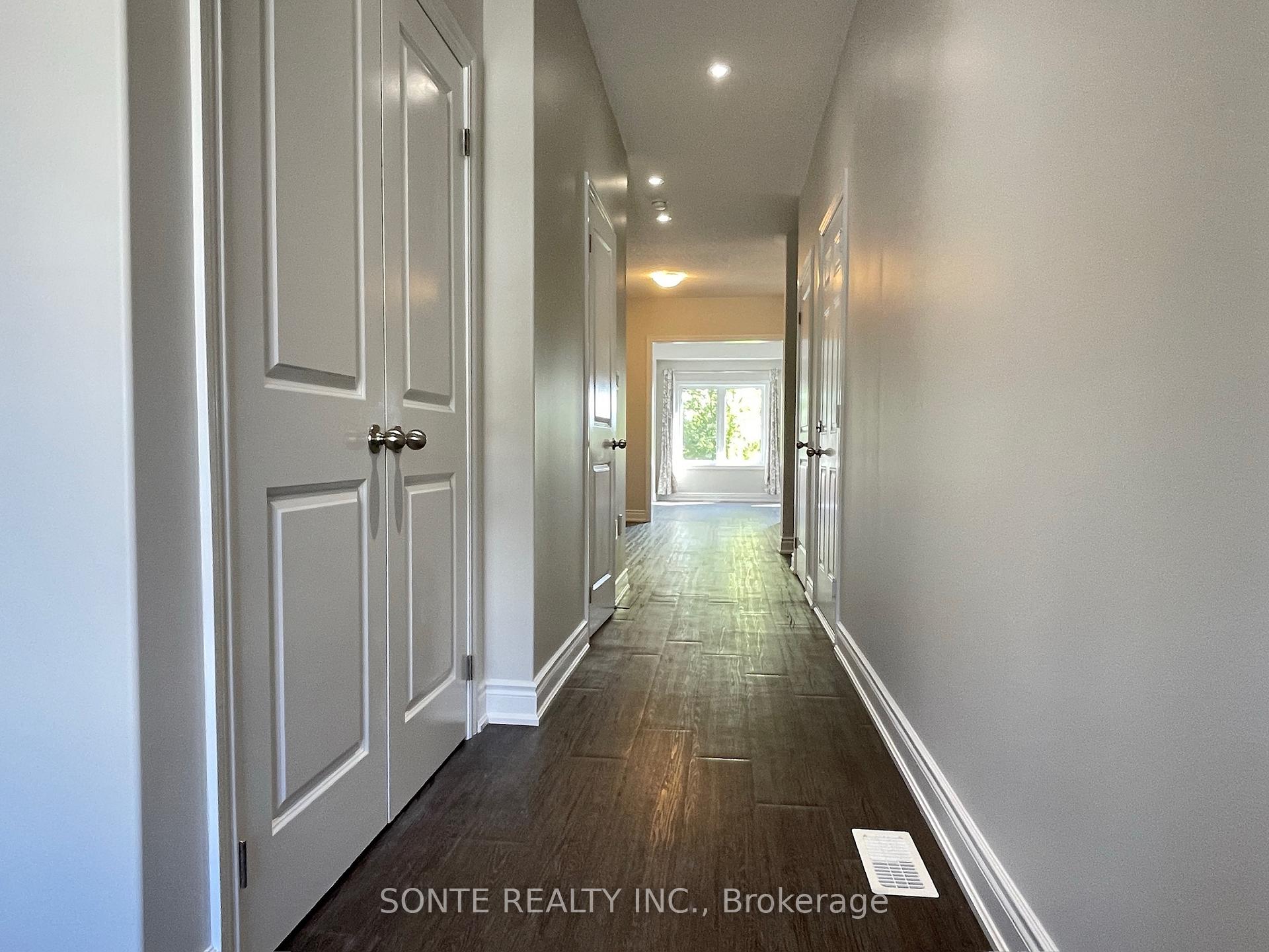 Photo 3 of Unit #15, 40 Megan Crescent, Barrie, Holly — HOMEH