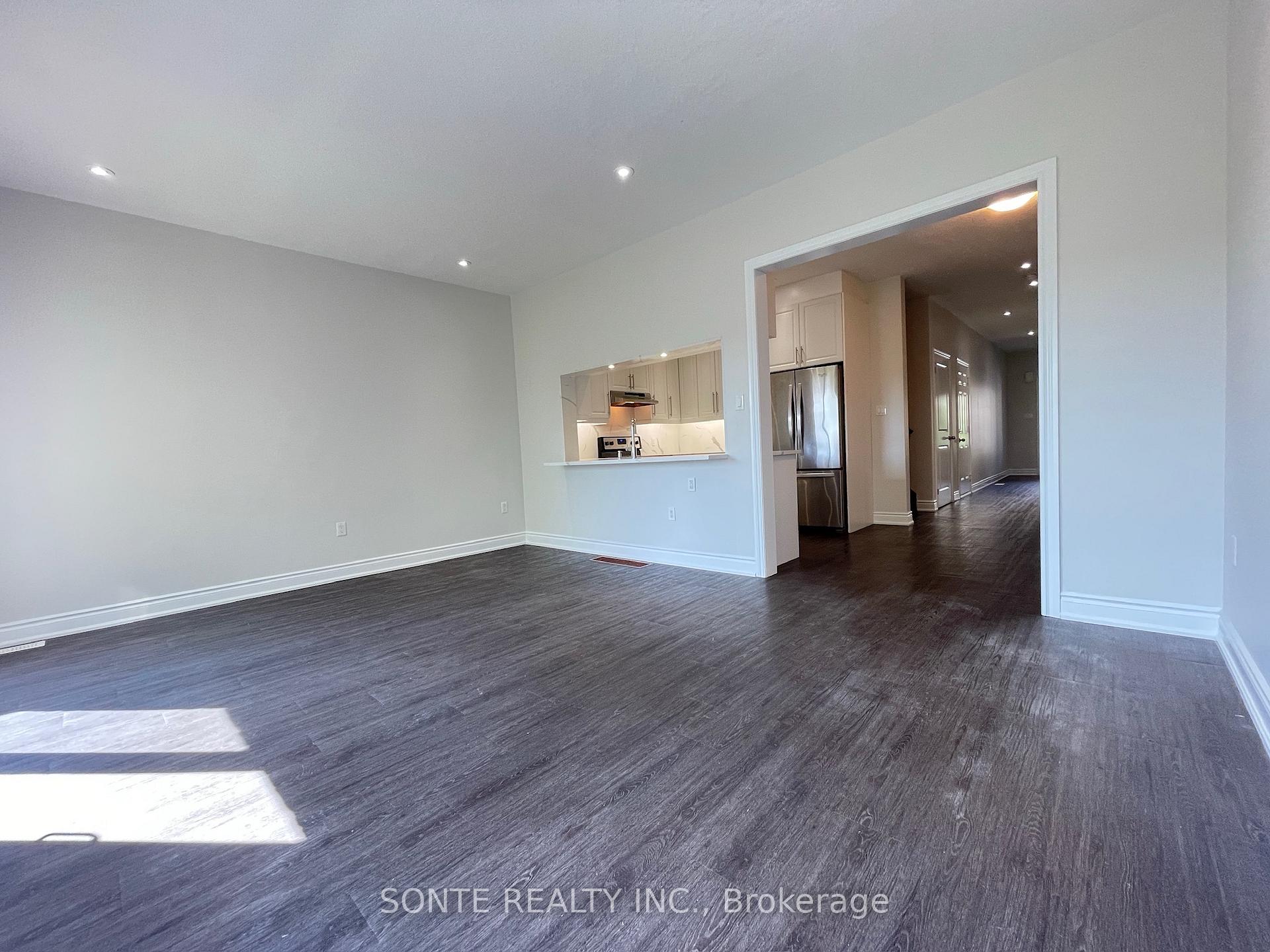 Photo 12 of Unit #15, 40 Megan Crescent, Barrie, Holly — HOMEH