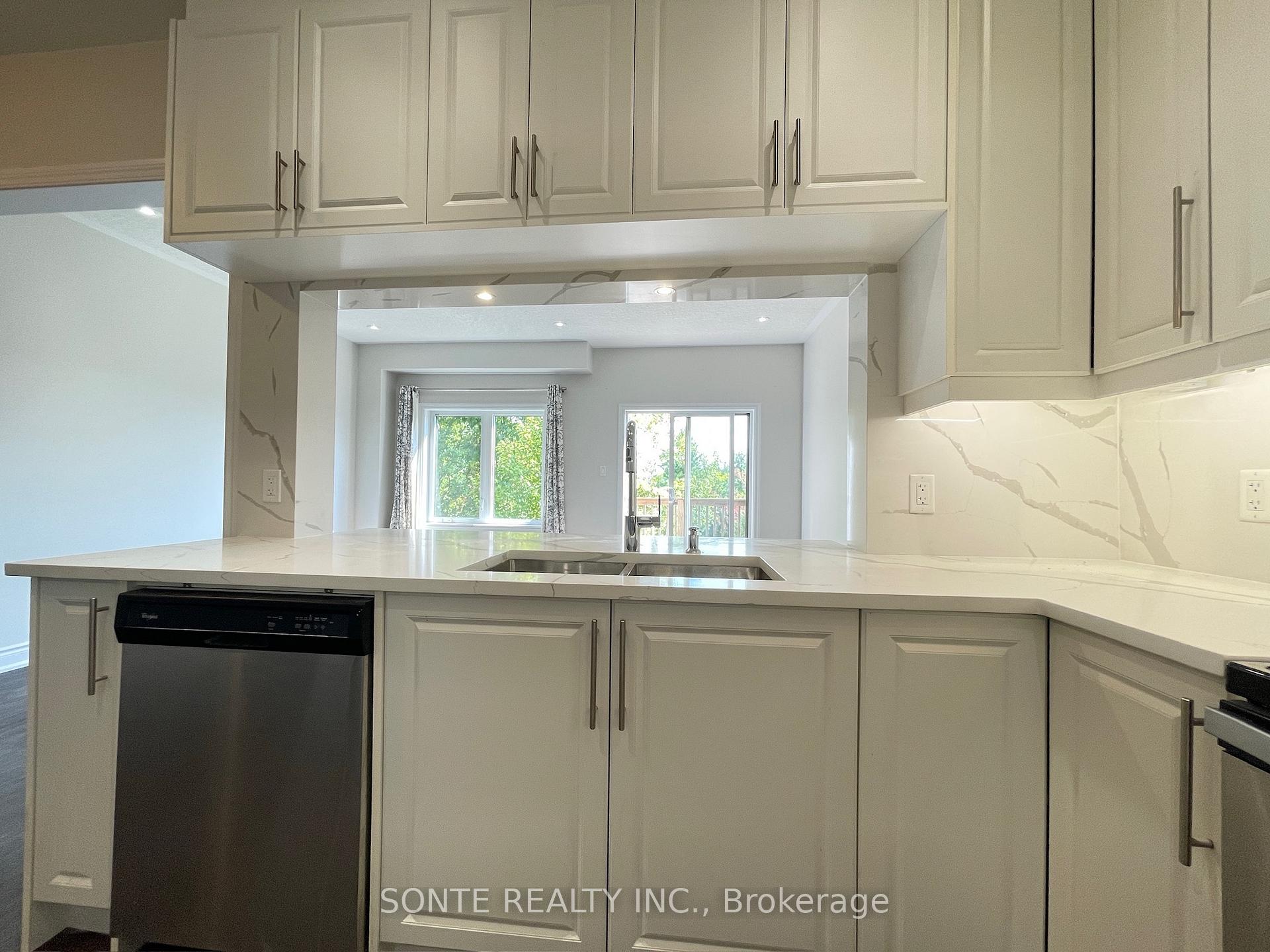 Photo 7 of Unit #15, 40 Megan Crescent, Barrie, Holly — HOMEH