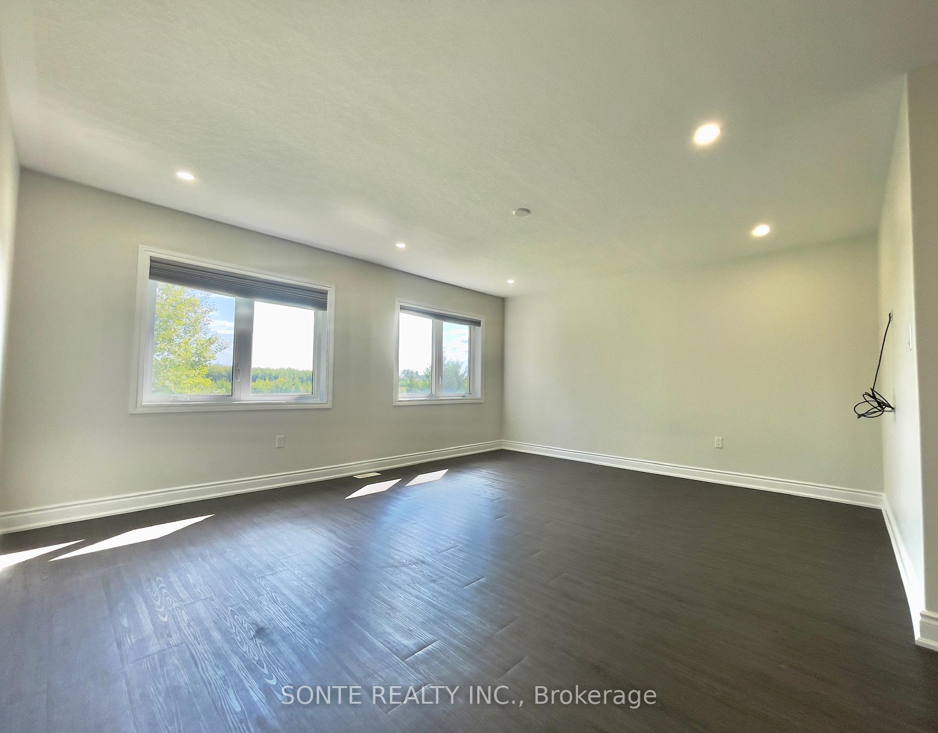 Photo 8 of Unit #15, 40 Megan Crescent, Barrie, Holly — HOMEH