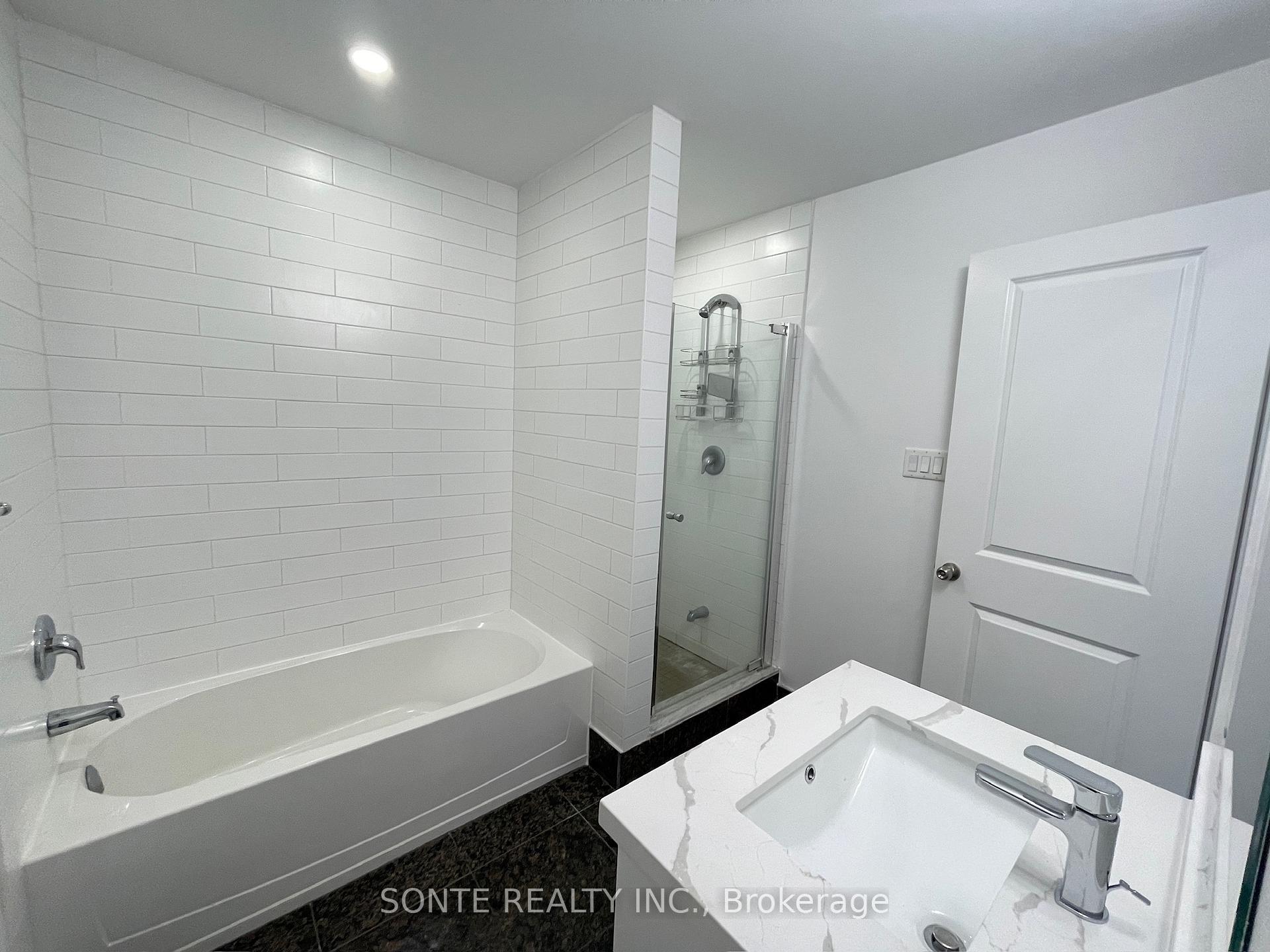 Photo 11 of Unit #15, 40 Megan Crescent, Barrie, Holly — HOMEH