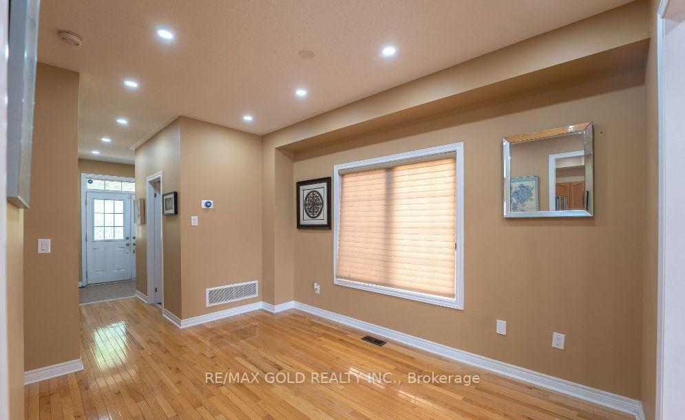 Photo 3 of 48 Clearfield Drive, Brampton, Bram East — HOMEH