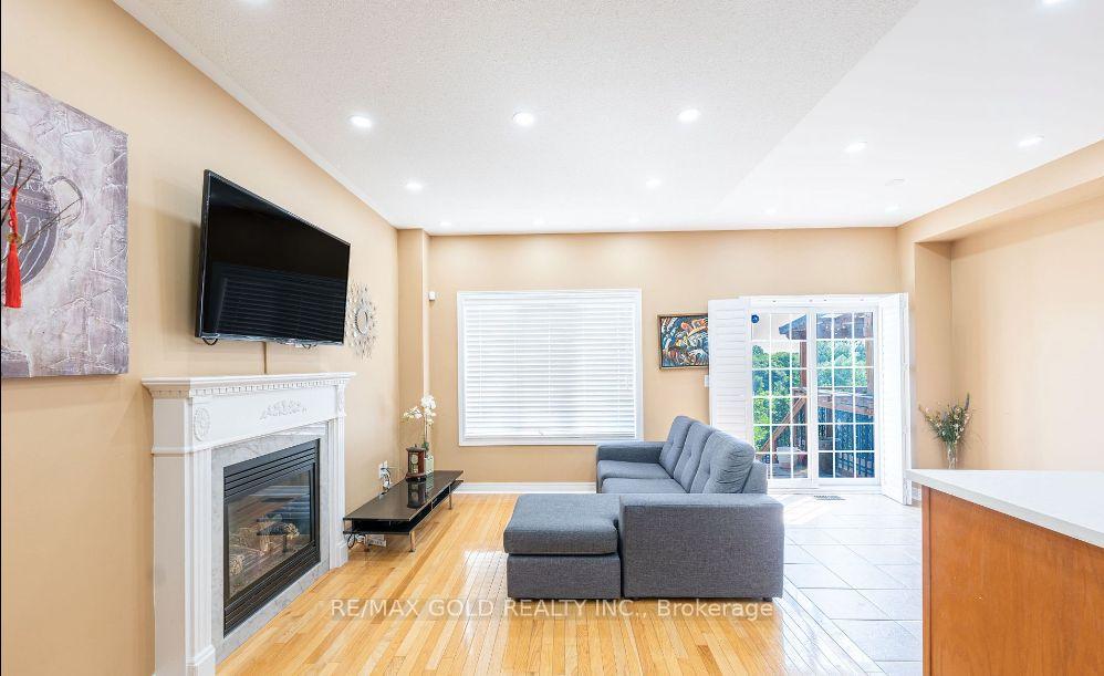Photo 10 of 48 Clearfield Drive, Brampton, Bram East — HOMEH