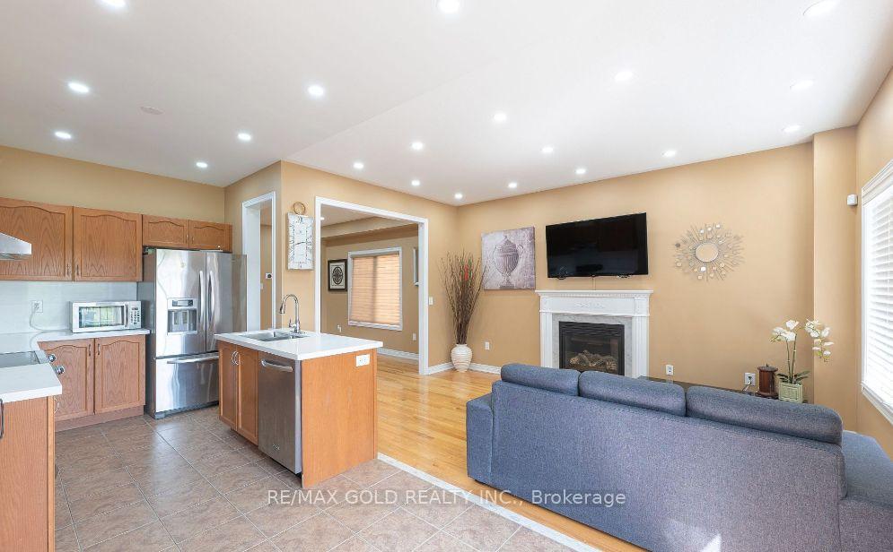 Photo 11 of 48 Clearfield Drive, Brampton, Bram East — HOMEH