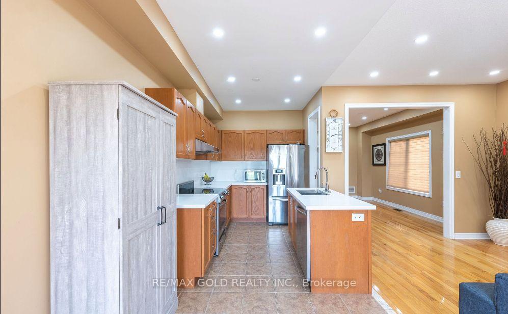 Photo 7 of 48 Clearfield Drive, Brampton, Bram East — HOMEH