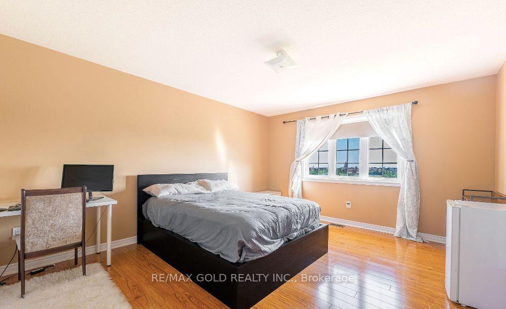 Photo 2 of 48 Clearfield Drive, Brampton, Bram East — HOMEH