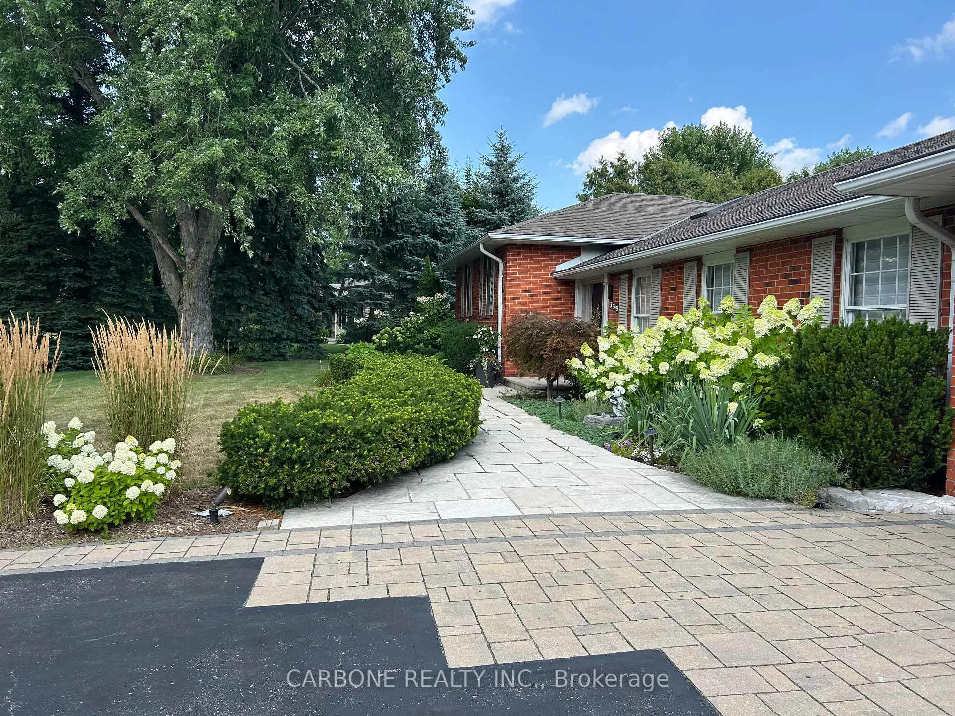 Photo 2 of 335 Forde Crescent, King, King City — HOMEH