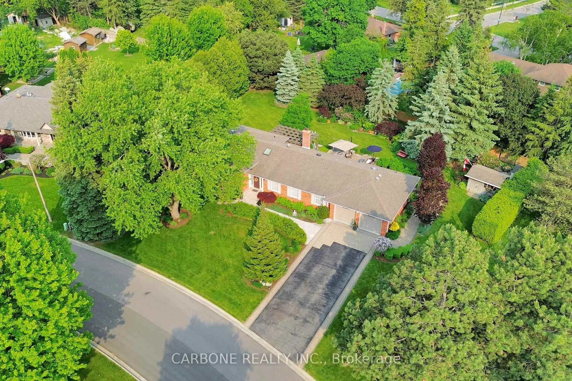 Photo 4 of 335 Forde Crescent, King, King City — HOMEH