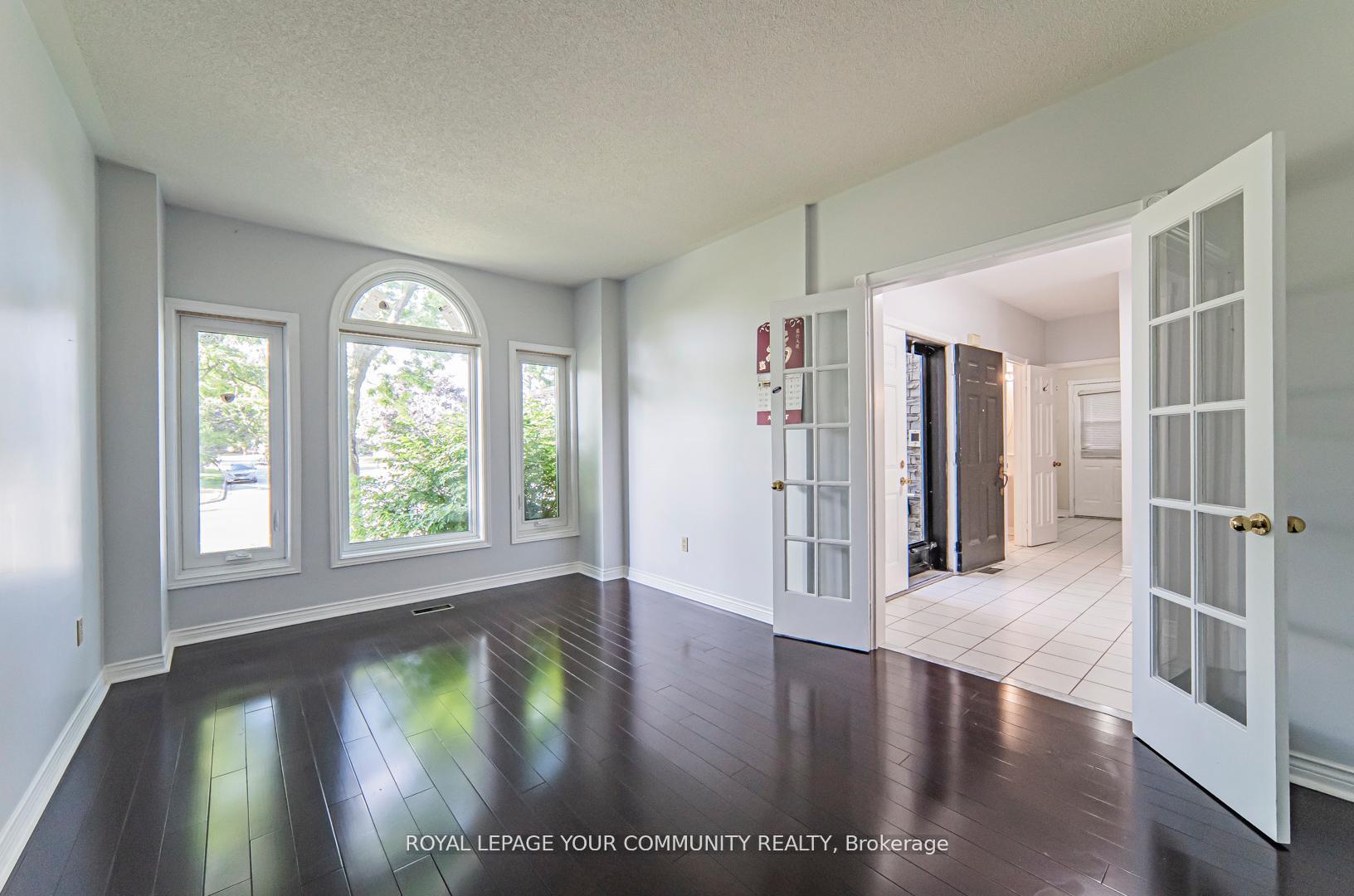 Photo 9 of 147 John Button Boulevard, Markham, Buttonville — HOMEH